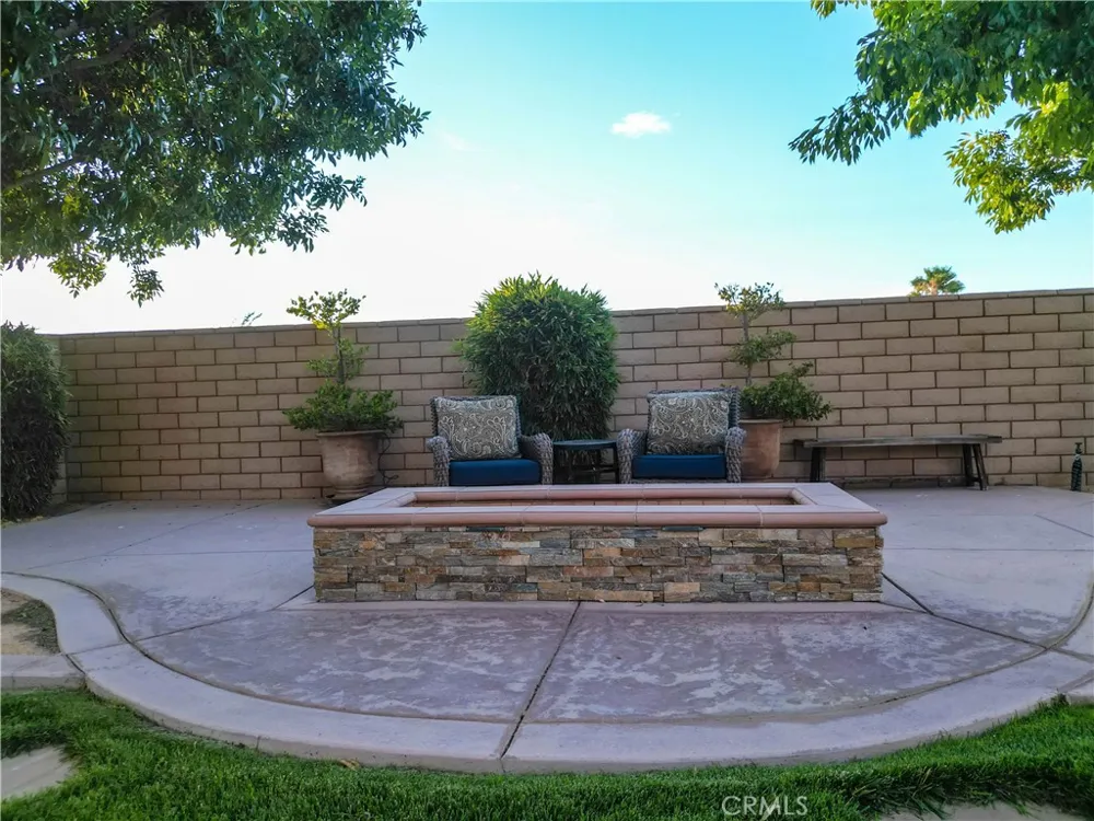 10230 Bellflower Street Oak Hills, CA 92344