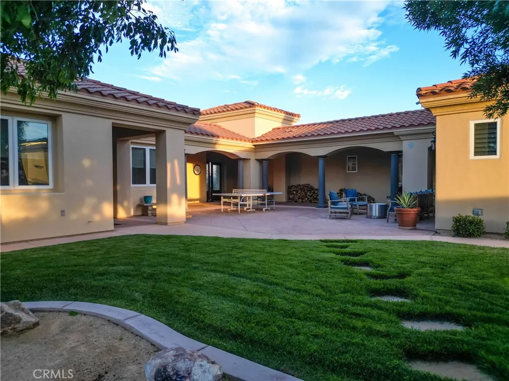 10230 Bellflower Street Oak Hills, CA 92344