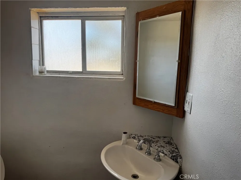 21895 Biloxi Road Apple Valley, CA 92307