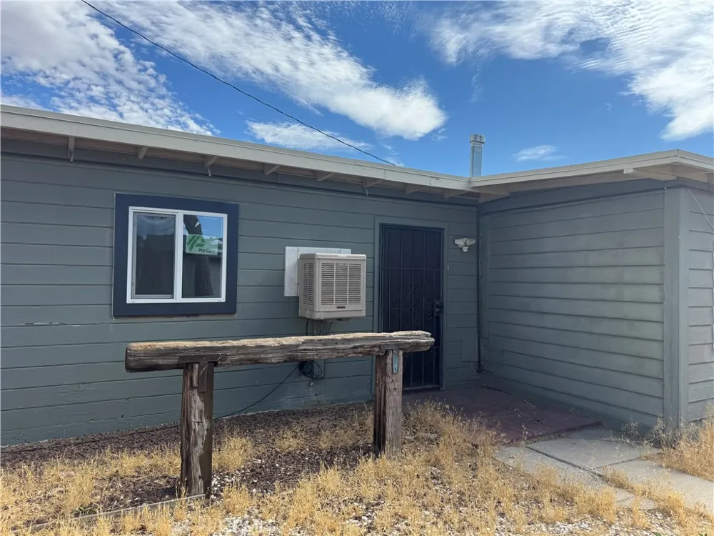 21895 Biloxi Road Apple Valley, CA 92307
