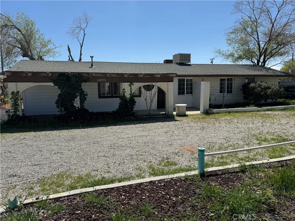 21895 Biloxi Road Apple Valley, CA 92307
