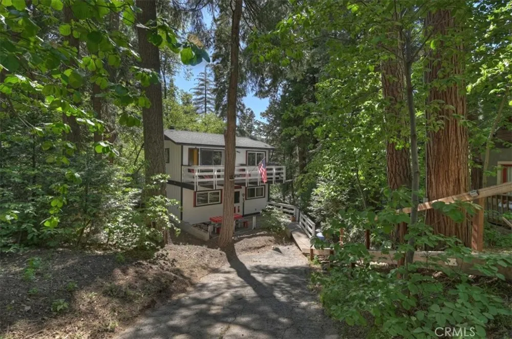 802 Knight Court Lake Arrowhead, CA 92352