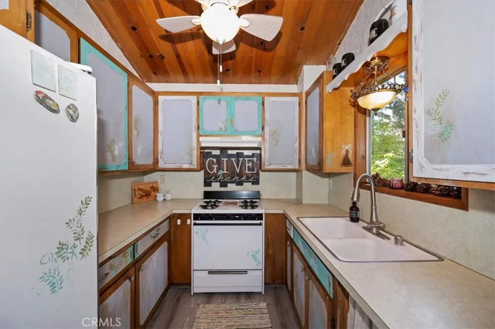802 Knight Court Lake Arrowhead, CA 92352