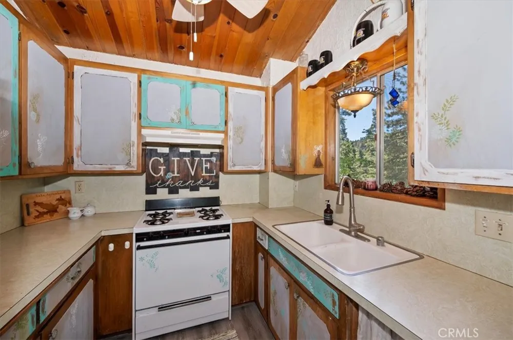 802 Knight Court Lake Arrowhead, CA 92352