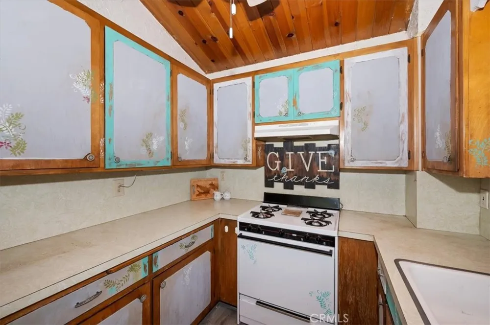 802 Knight Court Lake Arrowhead, CA 92352