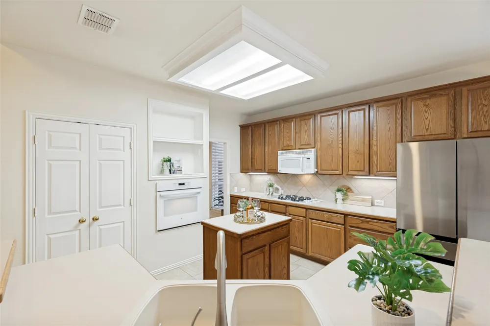1706 Tealwood Lane Corinth, TX 76210