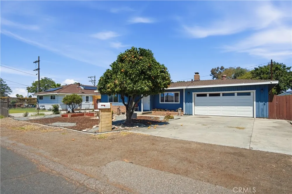 2367 Golden Avenue Lemon Grove, CA 91945