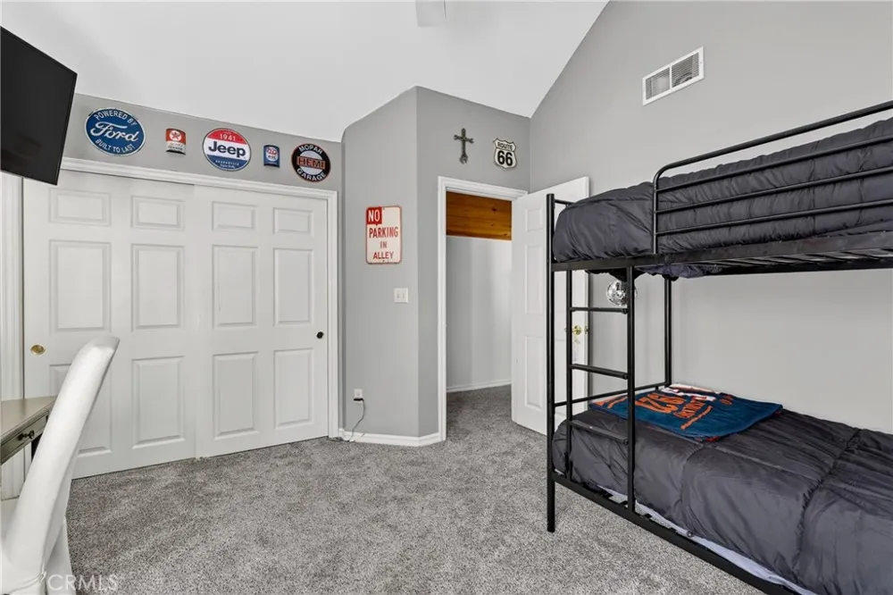 77 Park Drive Running Springs, CA 92382
