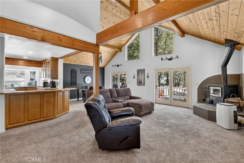 77 Park Drive Running Springs, CA 92382