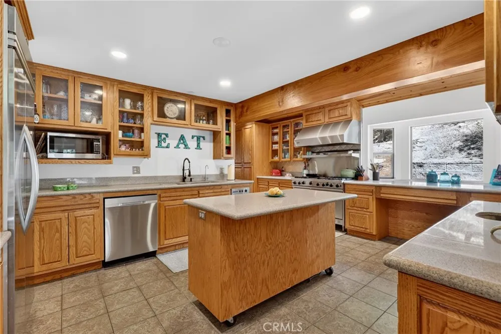77 Park Drive Running Springs, CA 92382