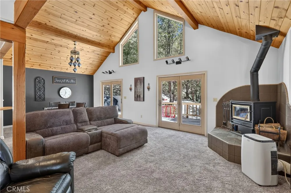 77 Park Drive Running Springs, CA 92382