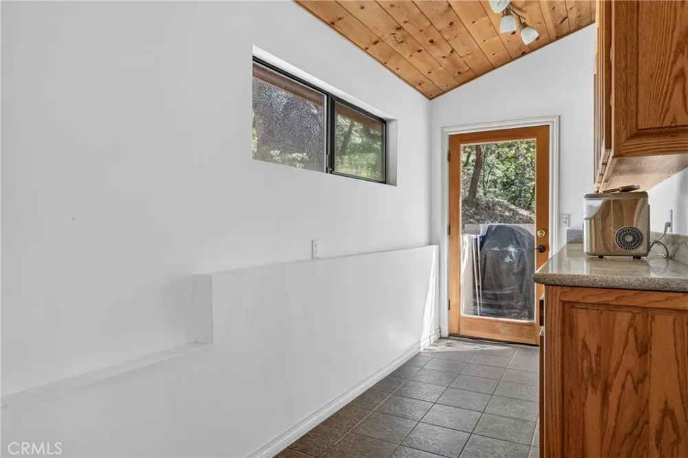 77 Park Drive Running Springs, CA 92382