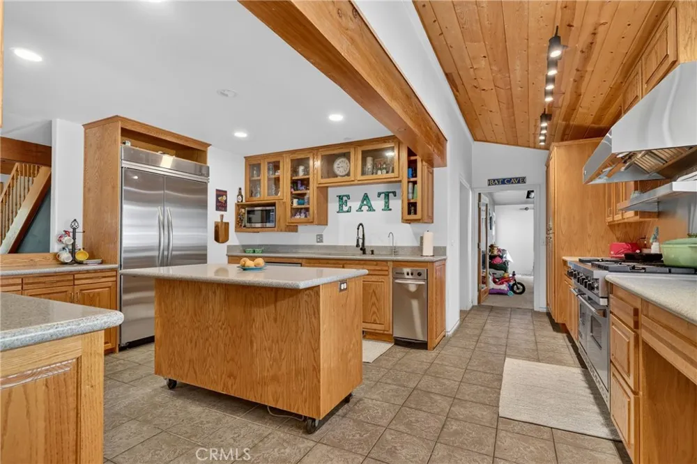 77 Park Drive Running Springs, CA 92382