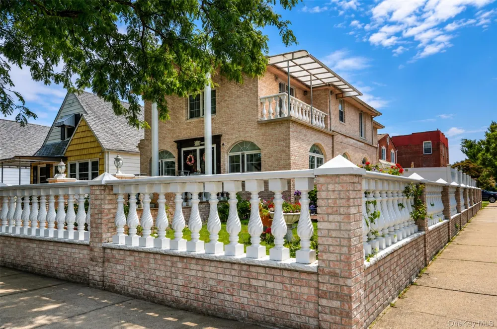 265-04 79th Avenue Glen Oaks, NY 11004