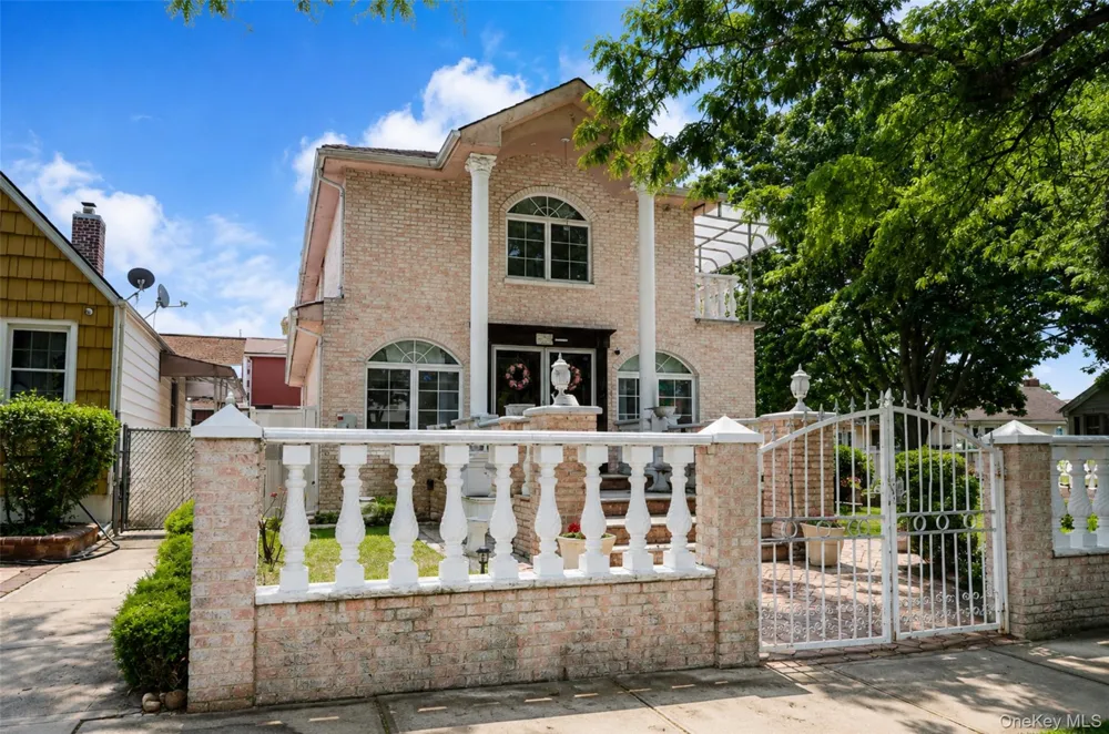 265-04 79th Avenue Glen Oaks, NY 11004