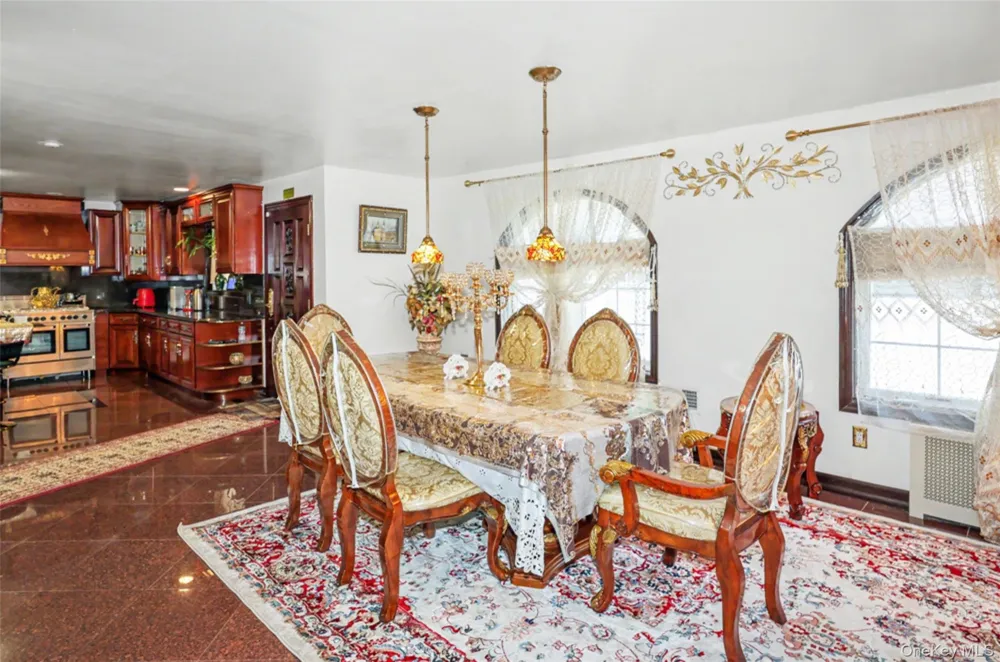 265-04 79th Avenue Glen Oaks, NY 11004
