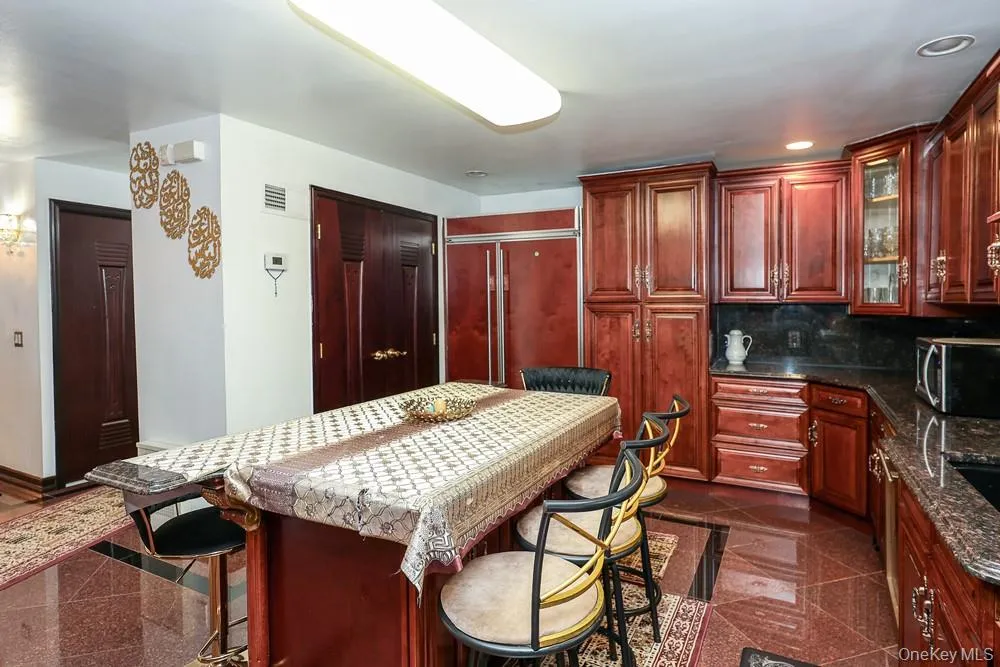265-04 79th Avenue Glen Oaks, NY 11004
