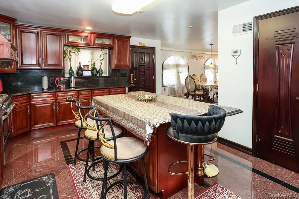 265-04 79th Avenue Glen Oaks, NY 11004