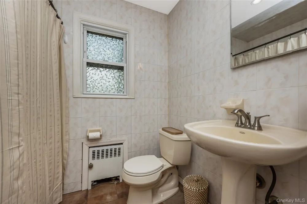 338 Southside Avenue Freeport, NY 11520