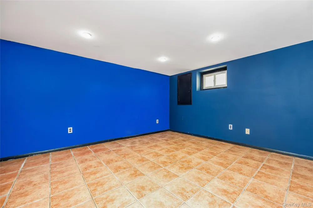 338 Southside Avenue Freeport, NY 11520