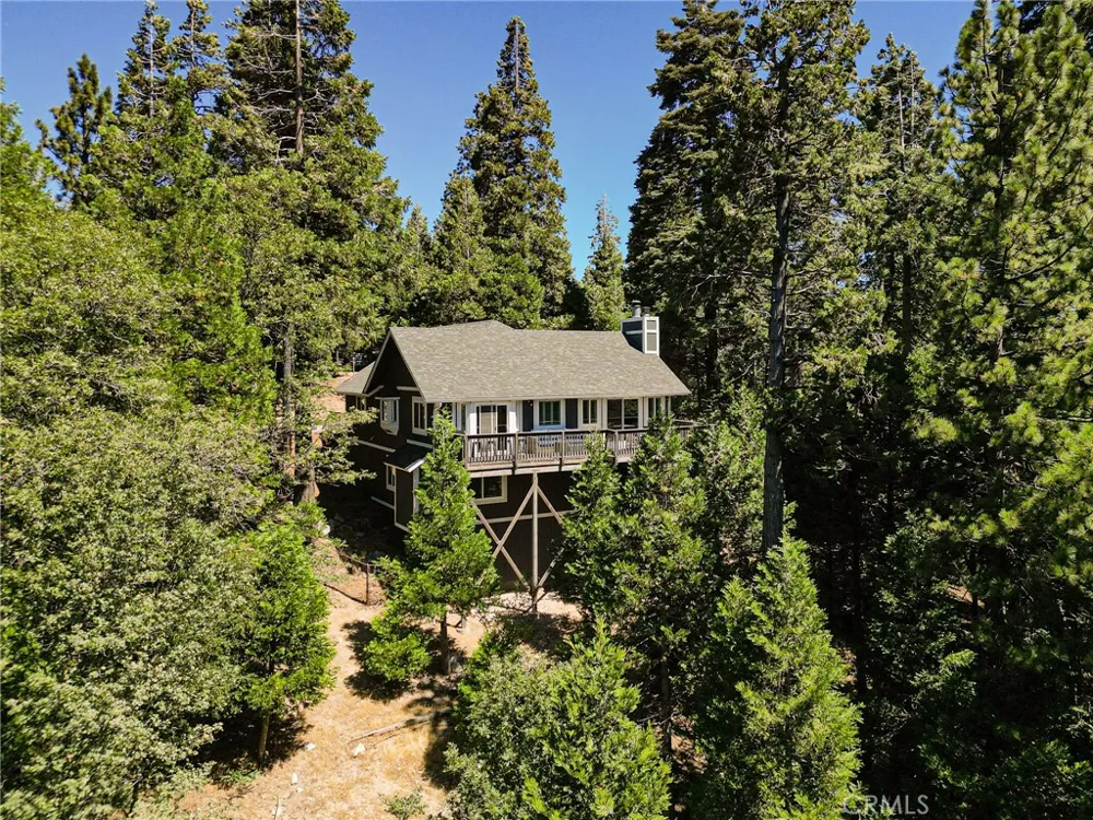 345 Summit Road Lake Arrowhead, CA 92352