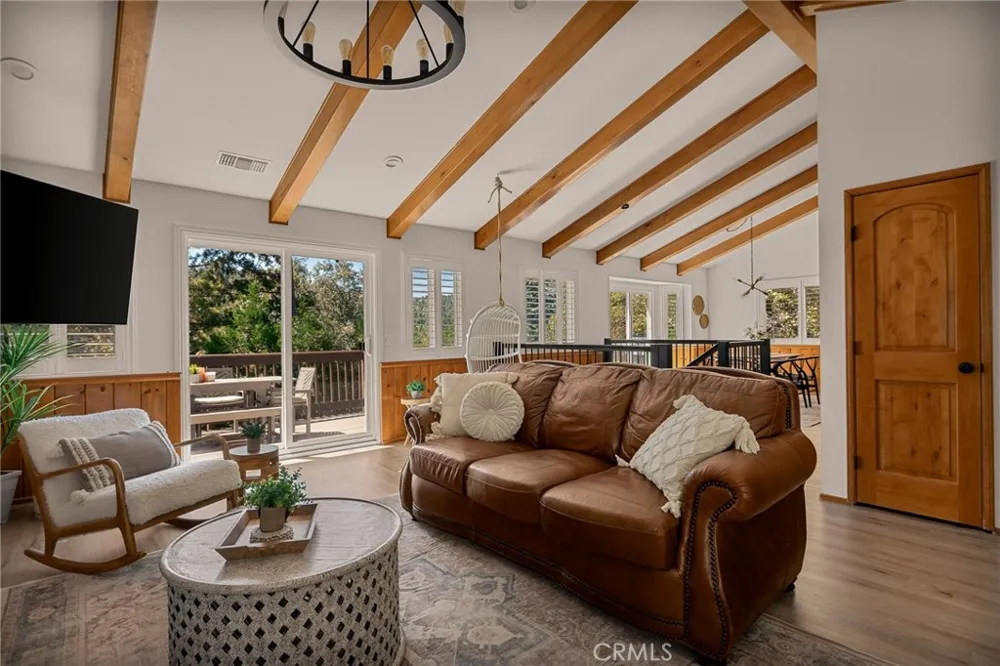 345 Summit Road Lake Arrowhead, CA 92352