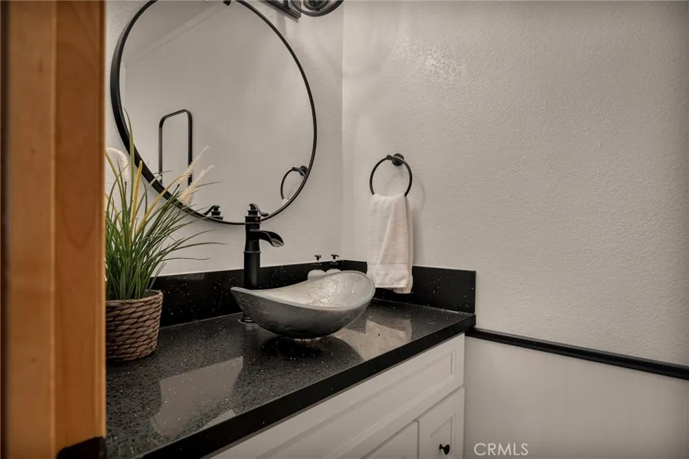 345 Summit Road Lake Arrowhead, CA 92352