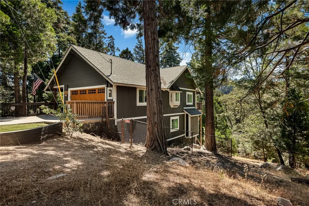 345 Summit Road Lake Arrowhead, CA 92352