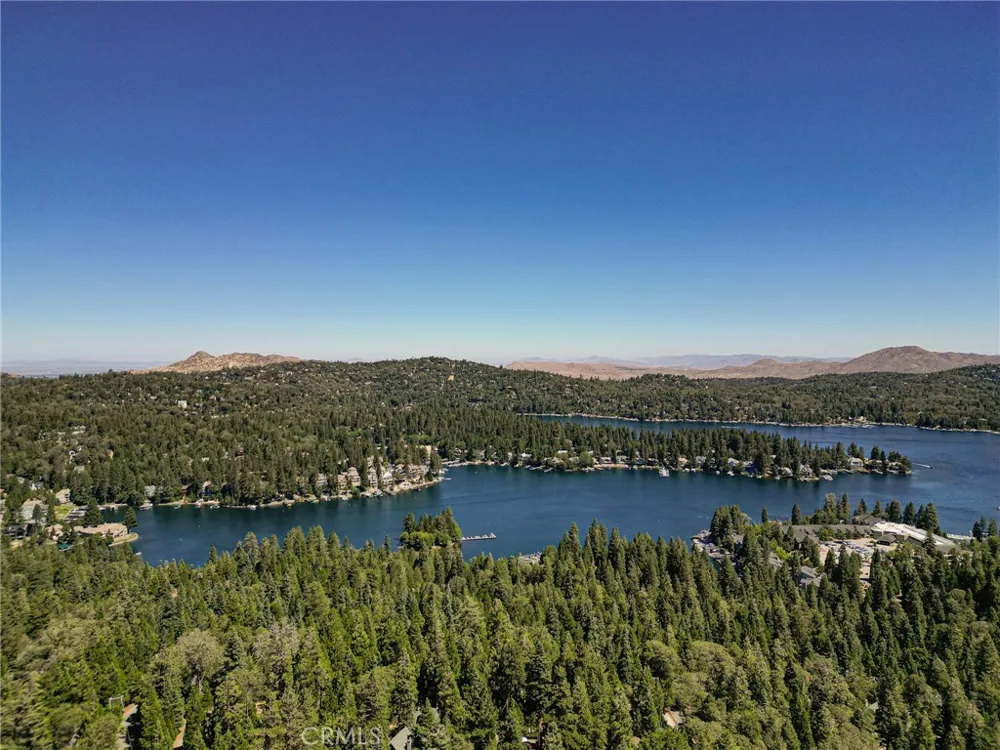 345 Summit Road Lake Arrowhead, CA 92352