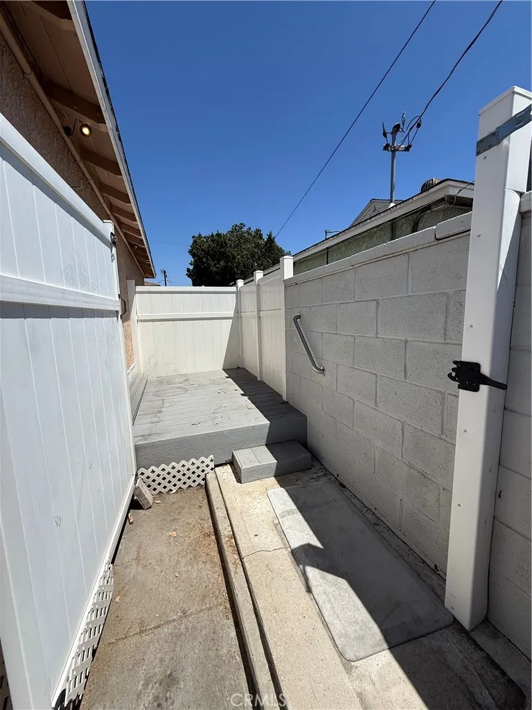 11421 Alburtis Norwalk, CA 90650