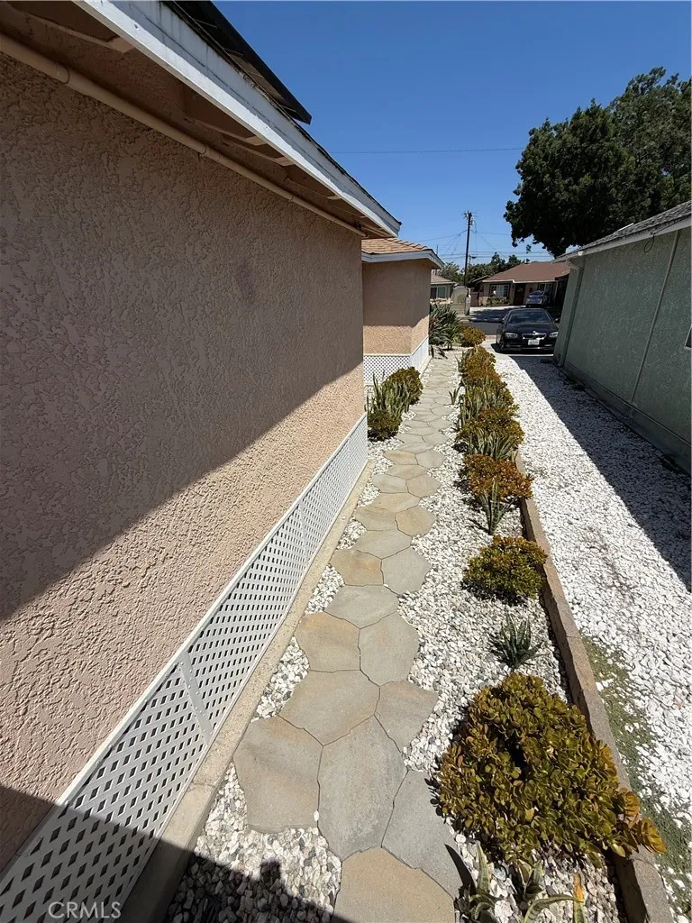 11421 Alburtis Norwalk, CA 90650