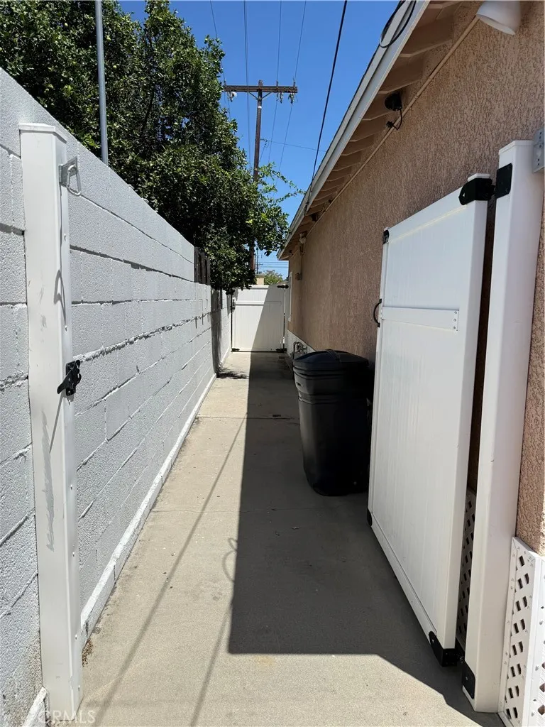 11421 Alburtis Norwalk, CA 90650