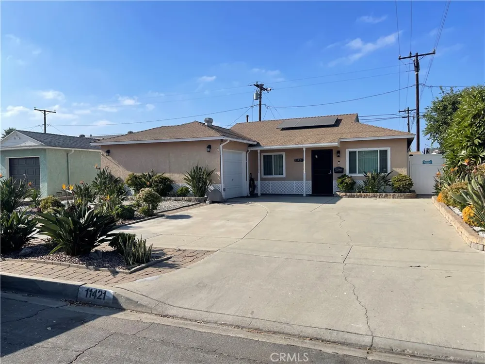11421 Alburtis Norwalk, CA 90650