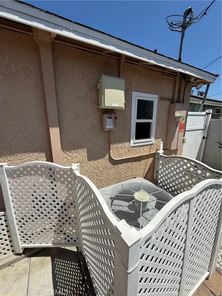 11421 Alburtis Norwalk, CA 90650
