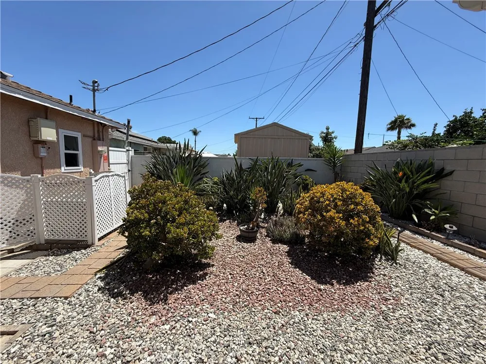 11421 Alburtis Norwalk, CA 90650