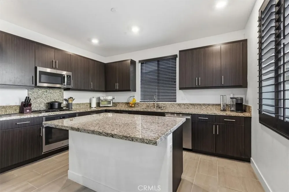 385 Cachuma Court Rialto, CA 92377