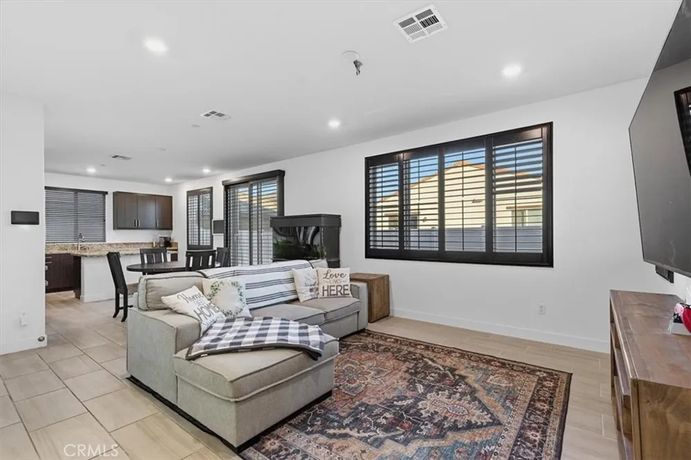 385 Cachuma Court Rialto, CA 92377