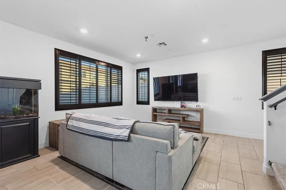 385 Cachuma Court Rialto, CA 92377
