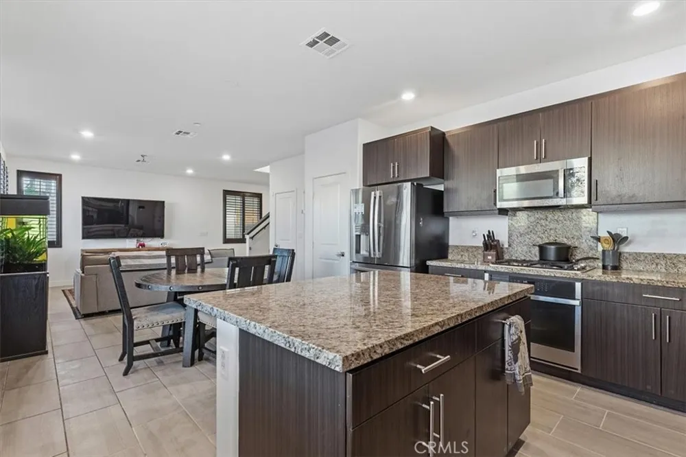 385 Cachuma Court Rialto, CA 92377