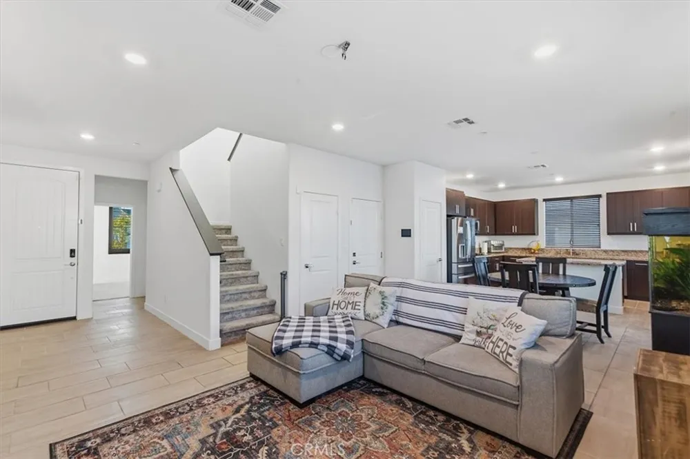 385 Cachuma Court Rialto, CA 92377