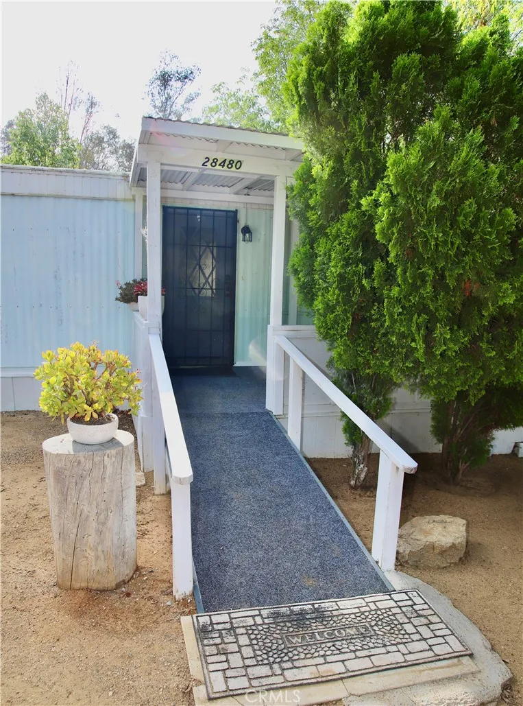28480 Red Gum Drive Lake Elsinore, CA 92532