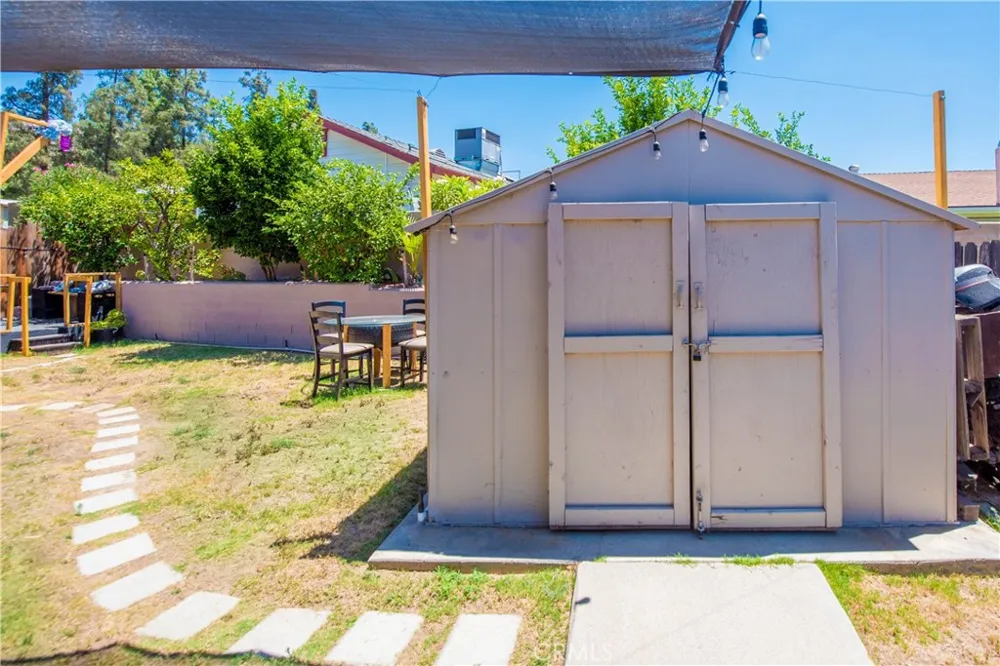 2905 Pepper Street Highland, CA 92346