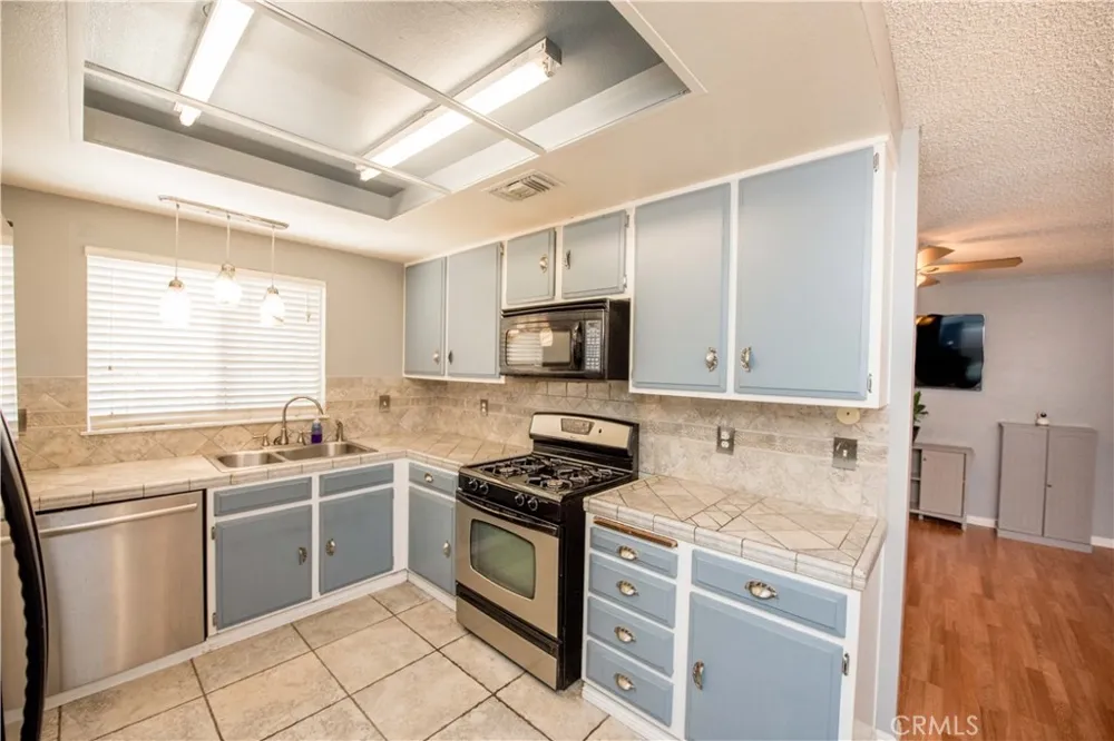 2905 Pepper Street Highland, CA 92346