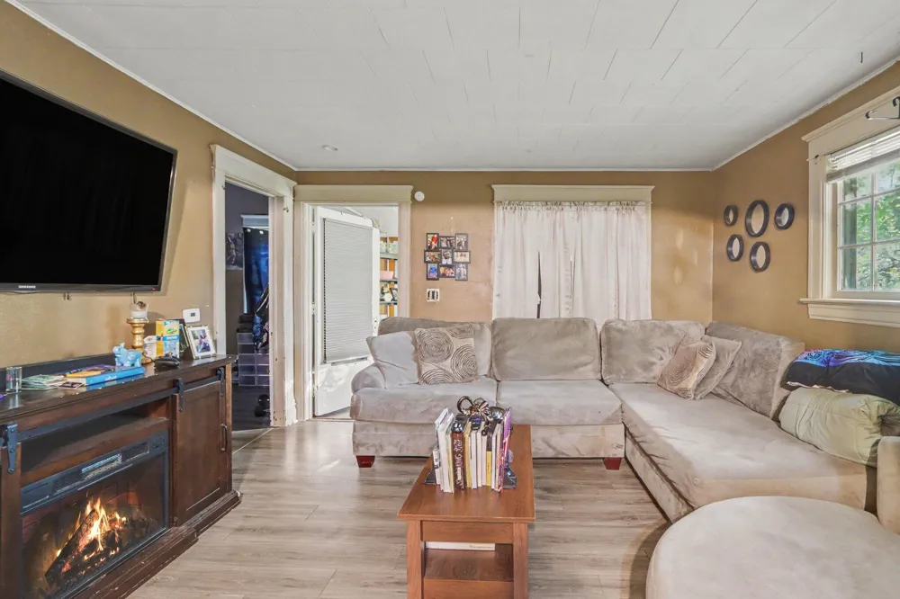 241 Avenue A Springfield, MI 49037