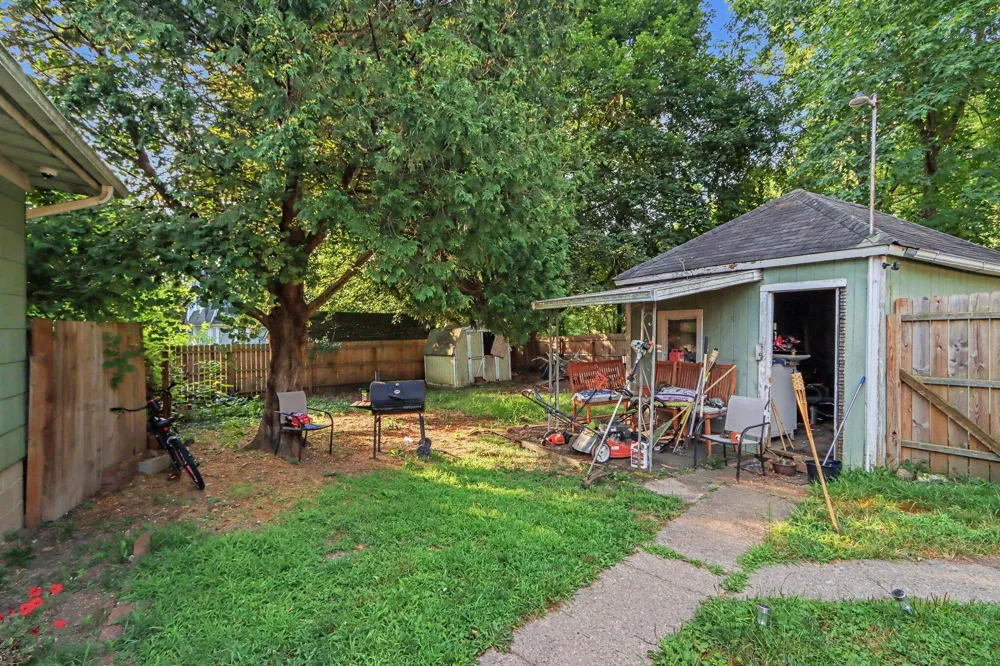 241 Avenue A Springfield, MI 49037