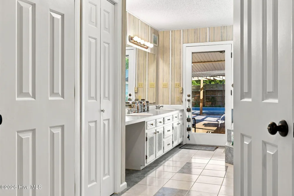 208 Dixon Circle Washington, NC 27889