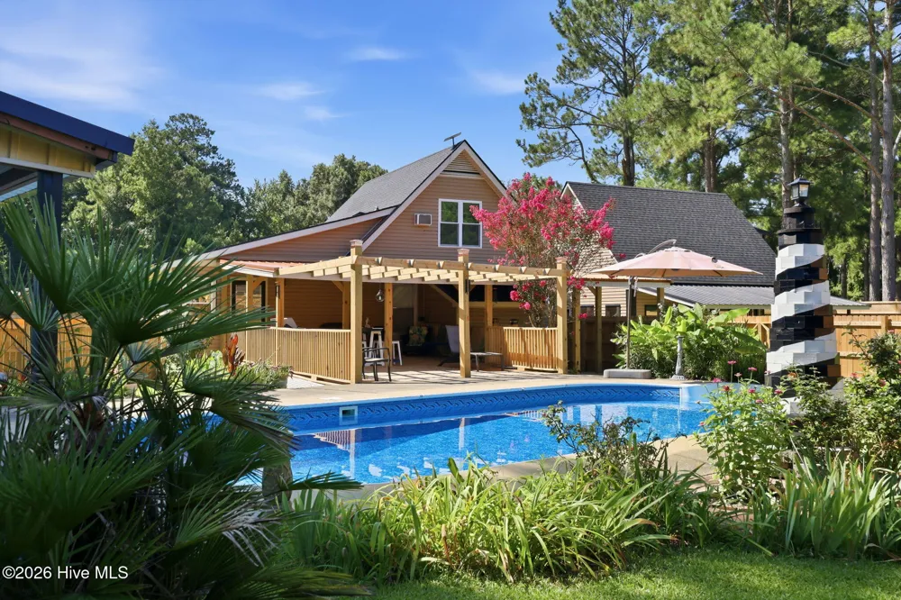 208 Dixon Circle Washington, NC 27889