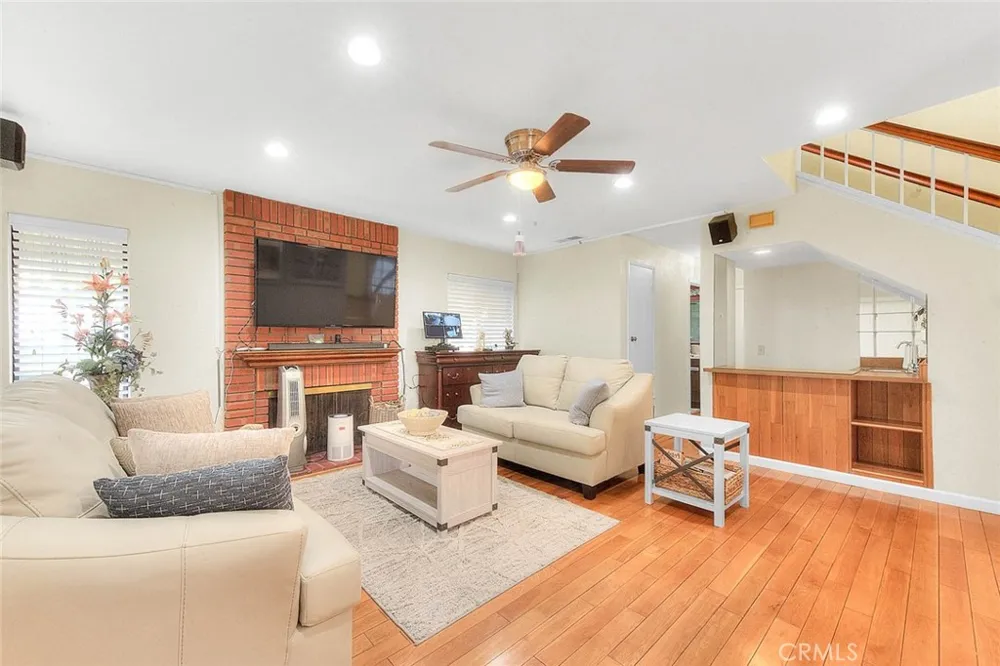 16 Sunset Ridge Pomona, CA 91766
