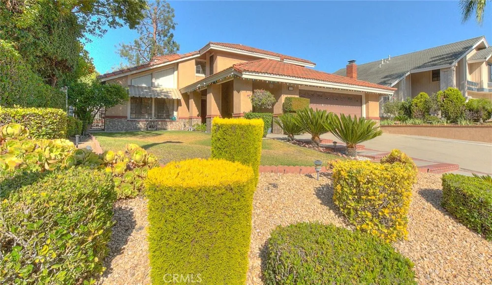 16 Sunset Ridge Pomona, CA 91766