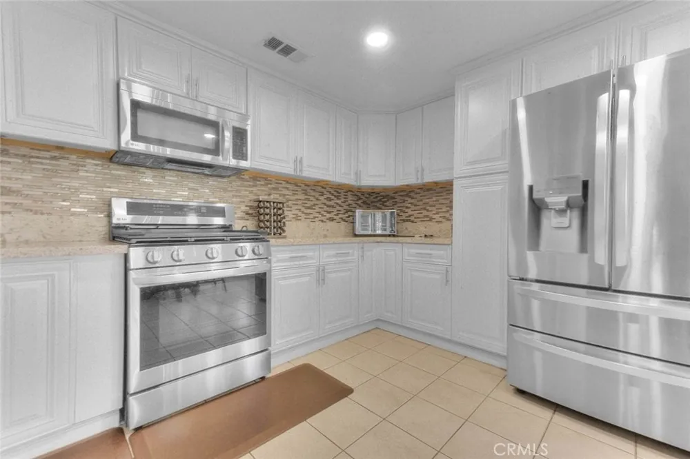 16 Sunset Ridge Pomona, CA 91766